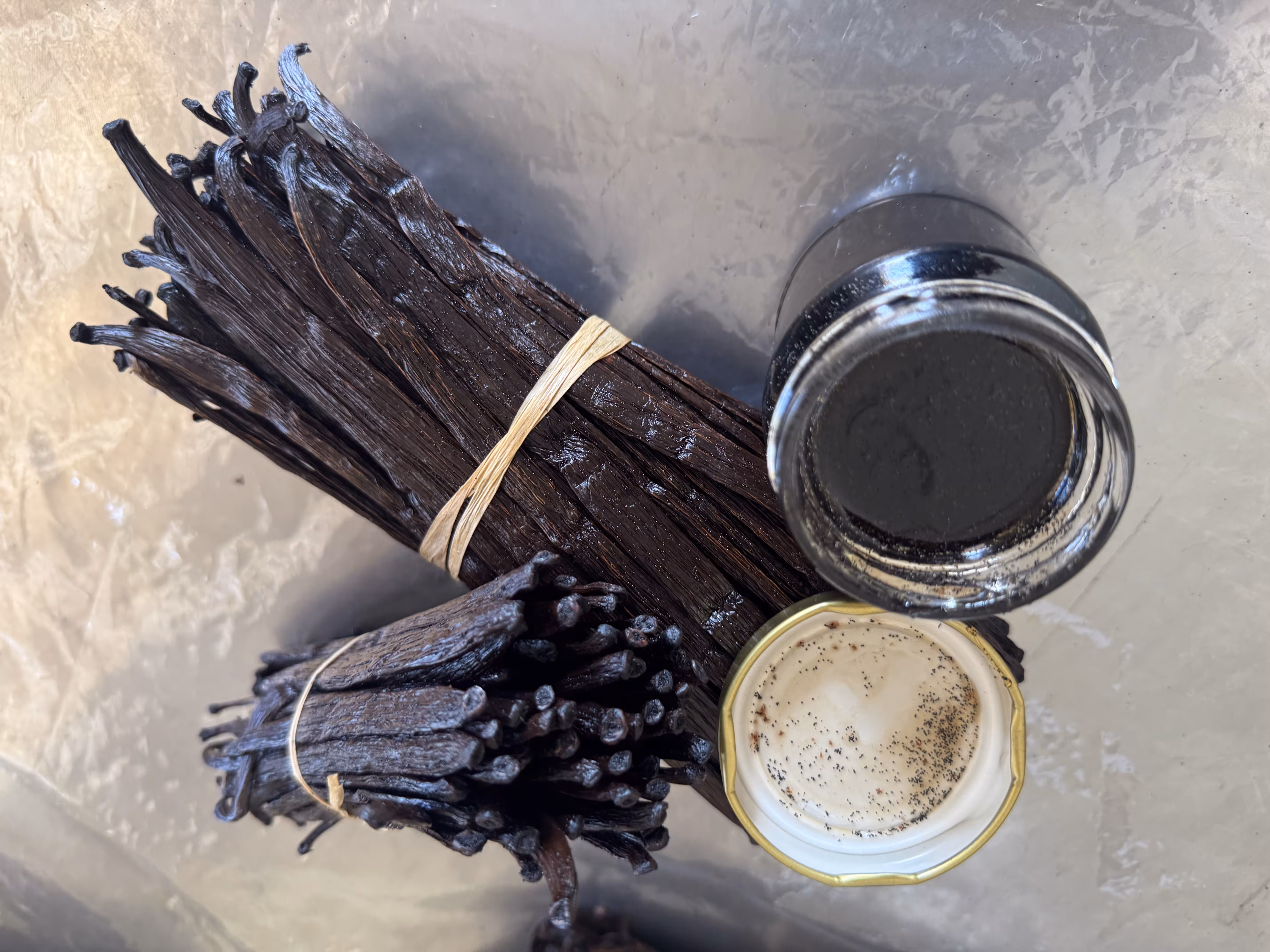 Premium Ugandan vanilla paste